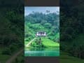 這戶人家住在山窩窩裡，很是富有，兒子們都是做大生意的 #農村自建房 #人居環境