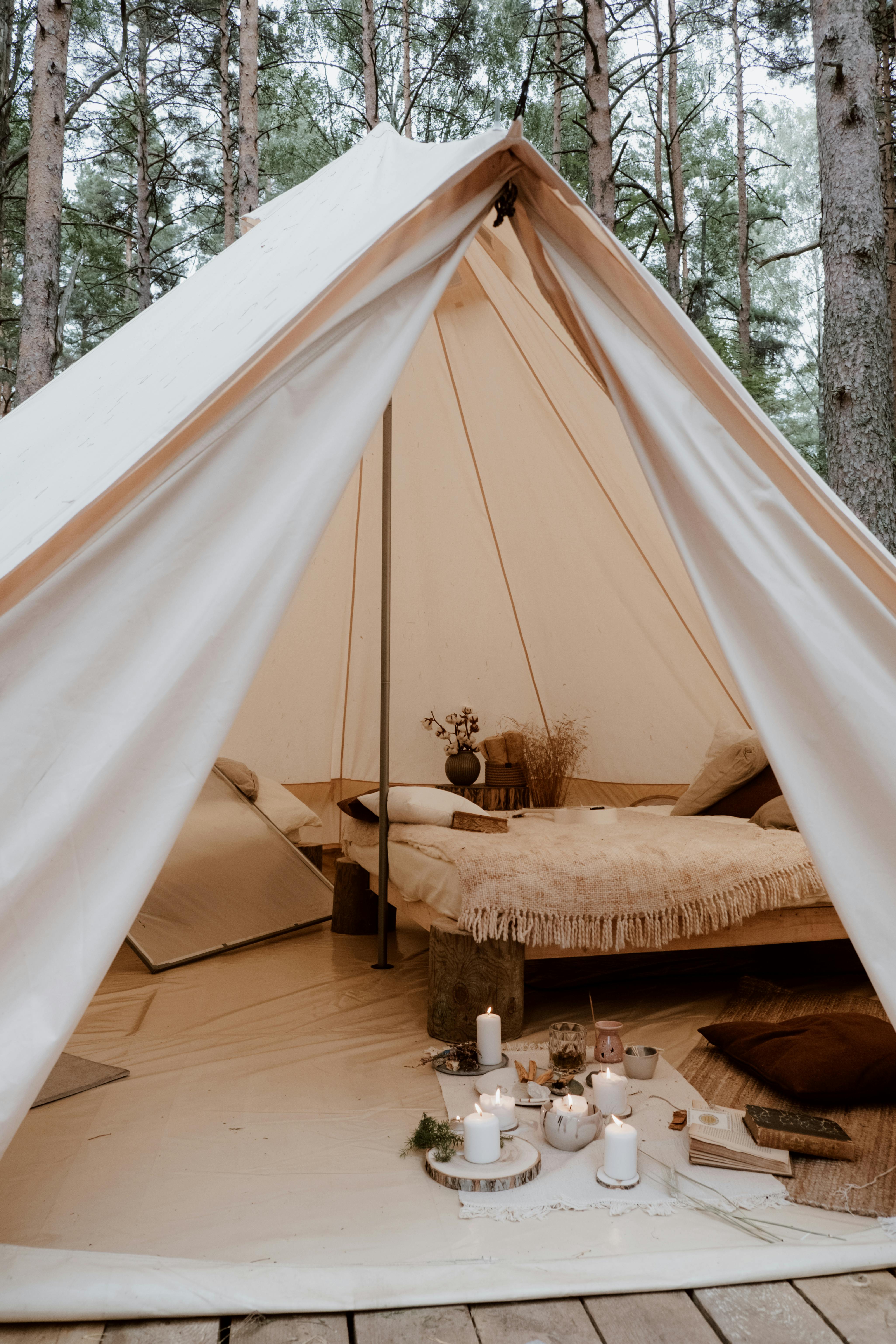 A Beginner's Guide to Understanding Glamping and Recommendations for 5 Stunning Glamping Sites!
